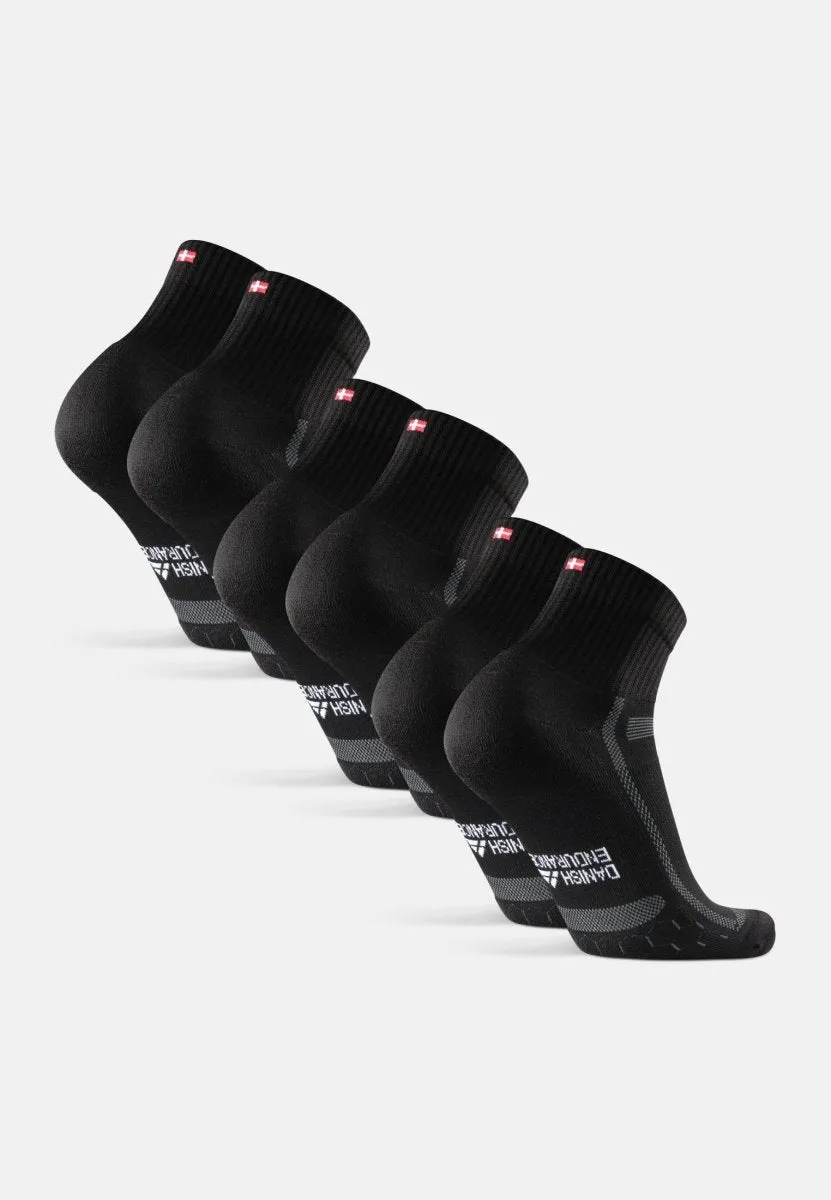 LONG-DISTANCE RUNNING SOCKS