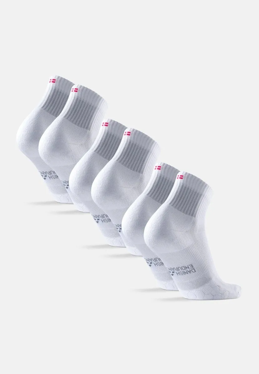 LONG-DISTANCE RUNNING SOCKS