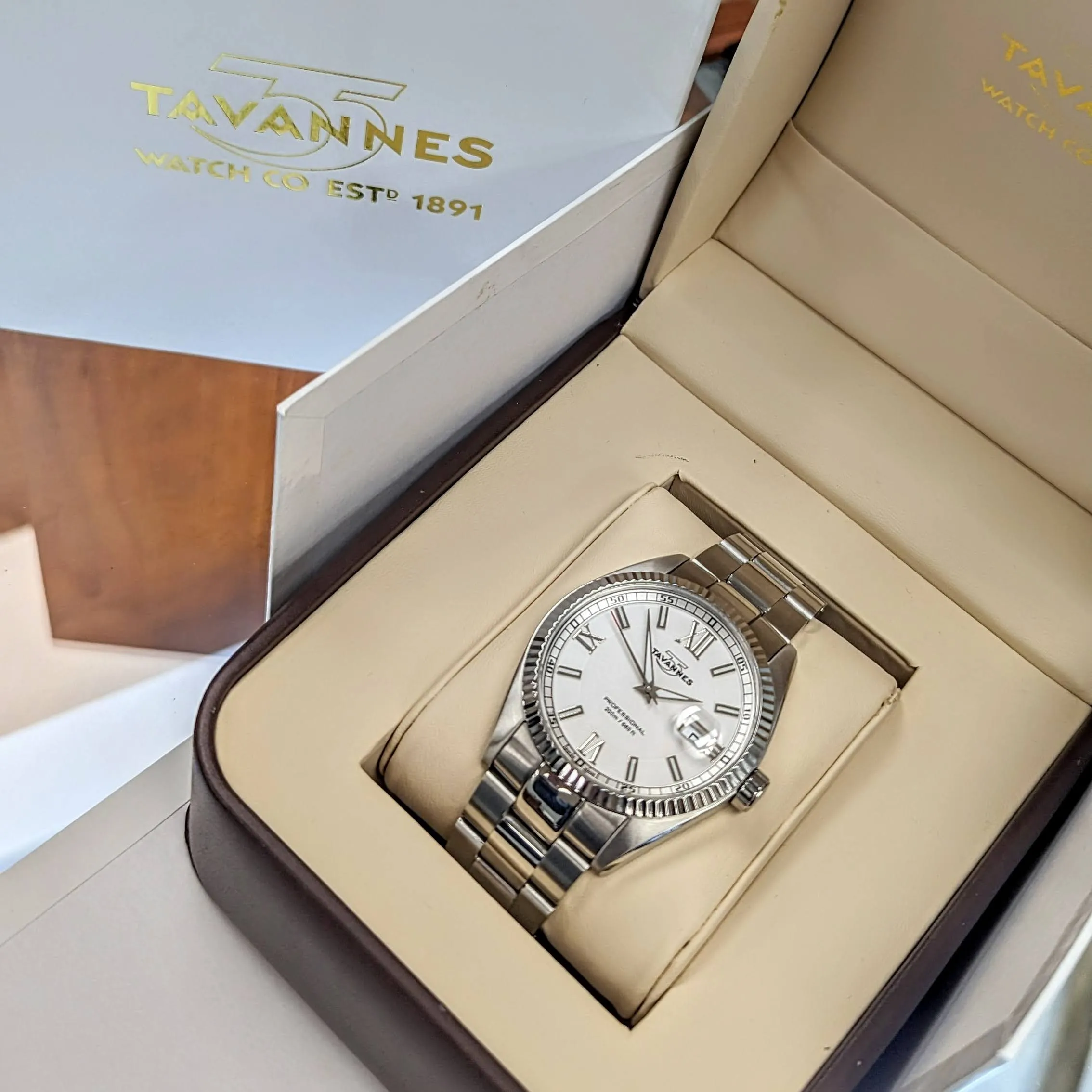 Tavannes Professional 200m/660ft Date Indicator - Q09.110/STS01 - Full Kit: Double Box, Papers, Extra Links